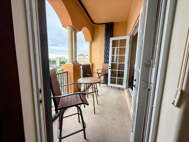 20 Orange Avenue 9, Fort Pierce, FL 34950