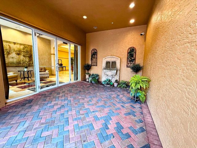 20 Orange Avenue 9, Fort Pierce, FL 34950