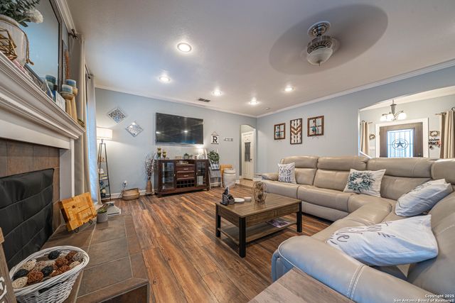 9303 Laurel Grove, San Antonio, TX 78250