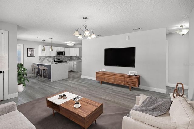 2105 9TH STREET NE, Winter Haven, FL 33881