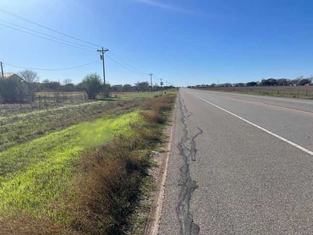 6841 Highway 142, Maxwell, TX 78656