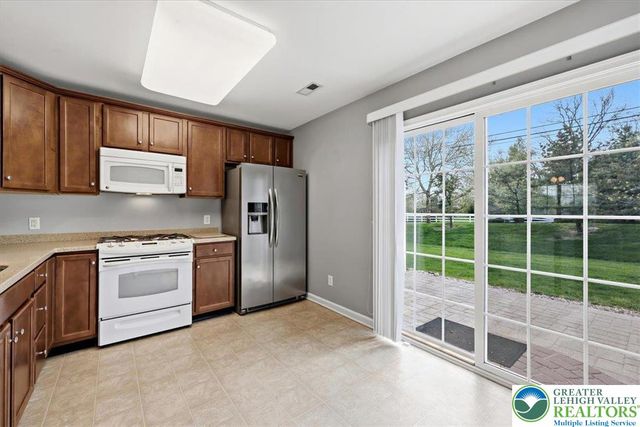 1420 Artisan Court, Upper Macungie Twp, PA 18031