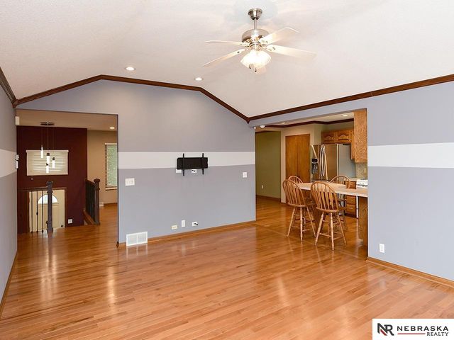 6317 N 112th Circle, Omaha, NE 68164