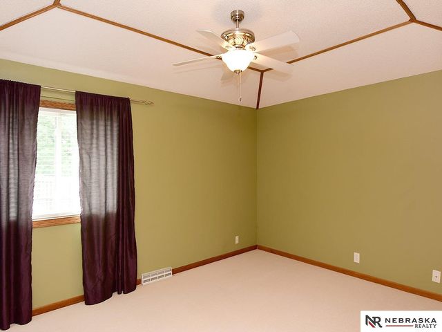 6317 N 112th Circle, Omaha, NE 68164