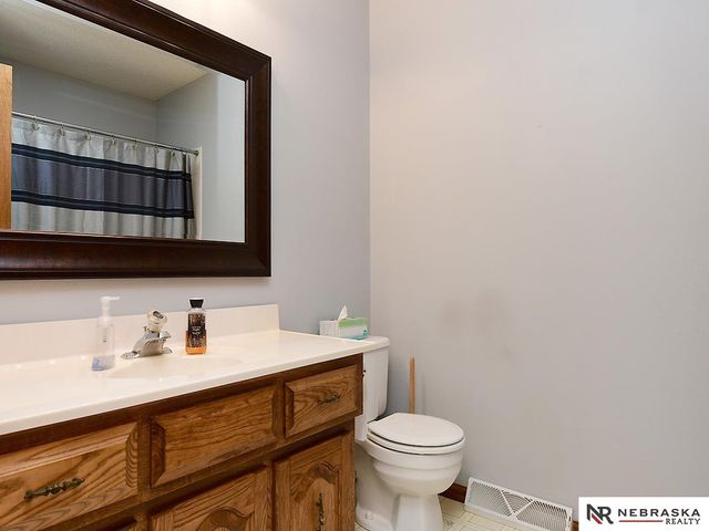 6317 N 112th Circle, Omaha, NE 68164