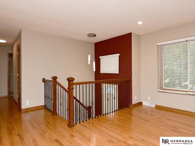 6317 N 112th Circle, Omaha, NE 68164