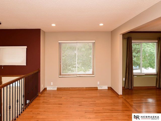 6317 N 112th Circle, Omaha, NE 68164