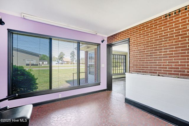 510 E Church Street, Rose Hill, NC 28458