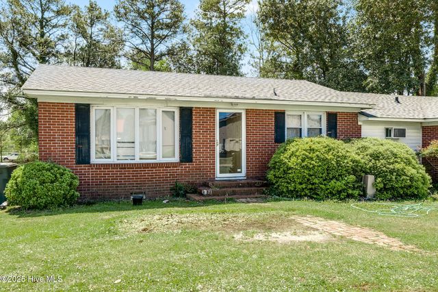 510 E Church Street, Rose Hill, NC 28458