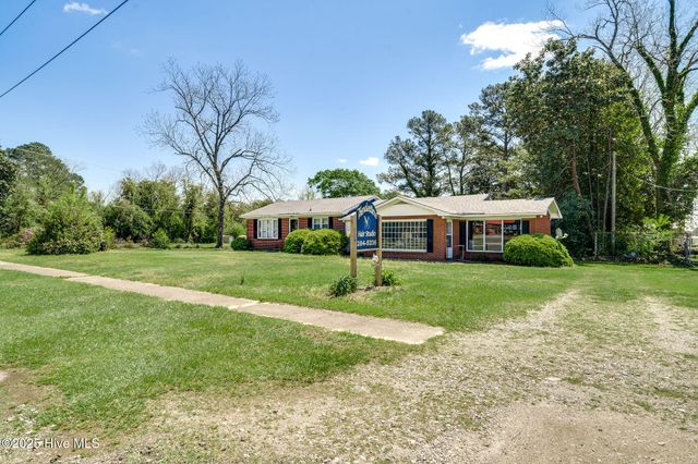 510 E Church Street, Rose Hill, NC 28458