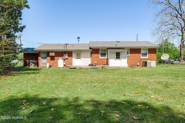 510 E Church Street, Rose Hill, NC 28458