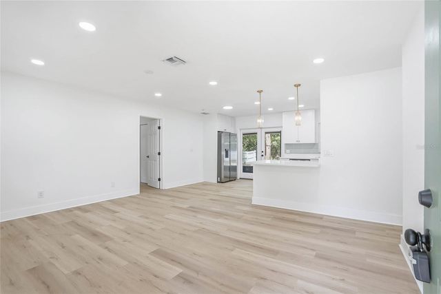 6040 KNOLLWOOD DR, Ridge Manor, FL 33523