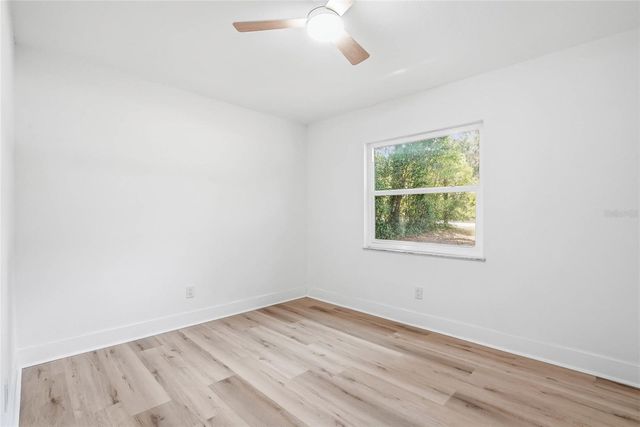 6040 KNOLLWOOD DR, Ridge Manor, FL 33523
