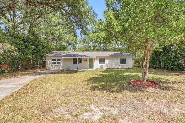 6040 KNOLLWOOD DR, Ridge Manor, FL 33523