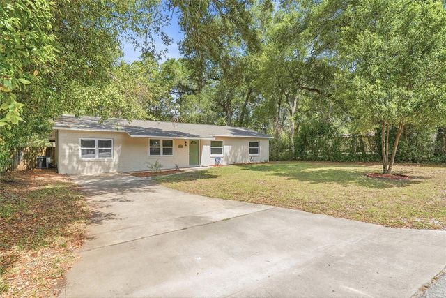 6040 KNOLLWOOD DR, Ridge Manor, FL 33523