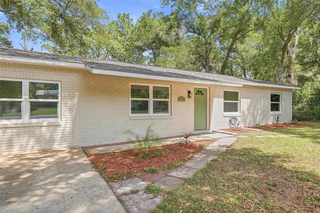 6040 KNOLLWOOD DR, Ridge Manor, FL 33523