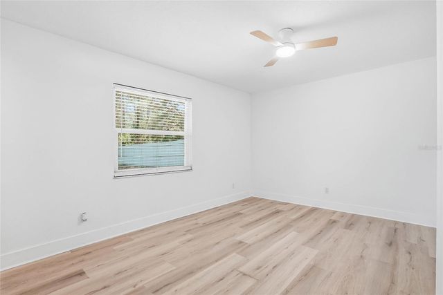 6040 KNOLLWOOD DR, Ridge Manor, FL 33523