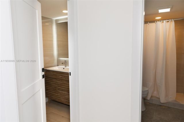 3625 N Country Club Drive 309, Aventura, FL 33180