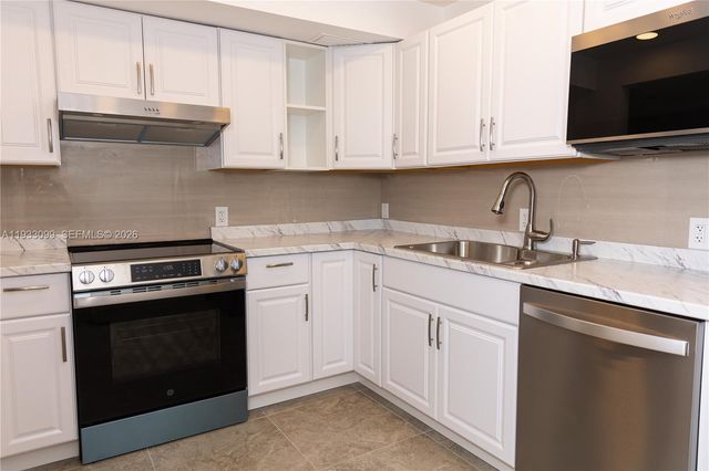 3625 N Country Club Drive 309, Aventura, FL 33180