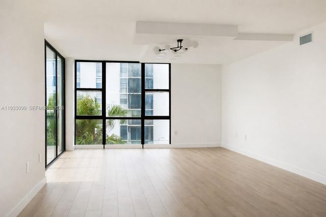 3625 N Country Club Drive 309, Aventura, FL 33180