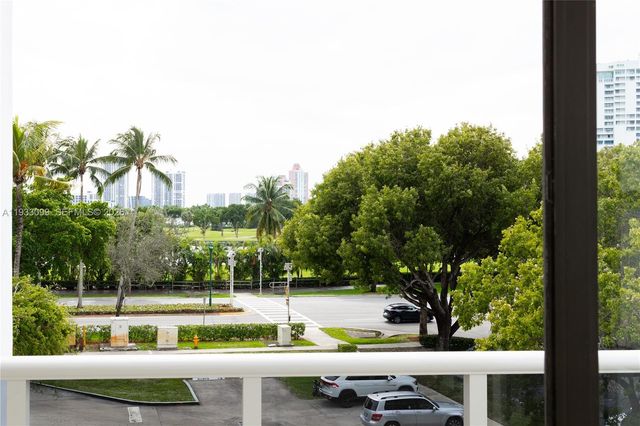 3625 N Country Club Drive 309, Aventura, FL 33180