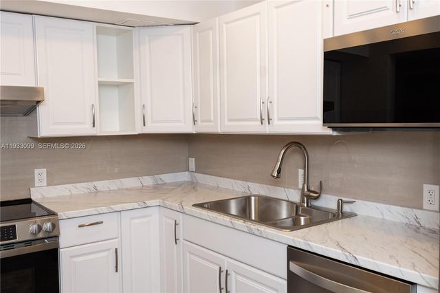 3625 N Country Club Drive 309, Aventura, FL 33180