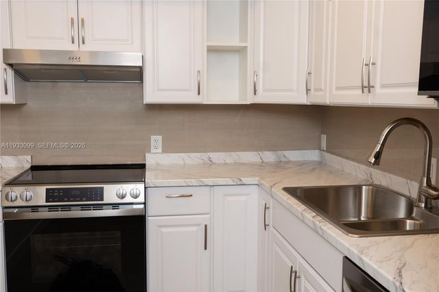 3625 N Country Club Drive 309, Aventura, FL 33180