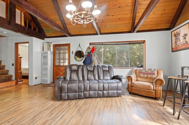 1833 James Drive, Springville, CA 93265