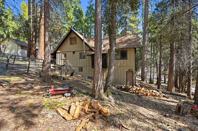 1833 James Drive, Springville, CA 93265