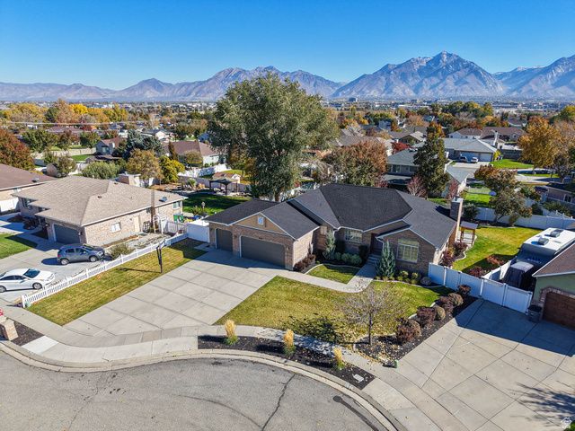 9909 S DREAM CIR, South Jordan, UT 84095