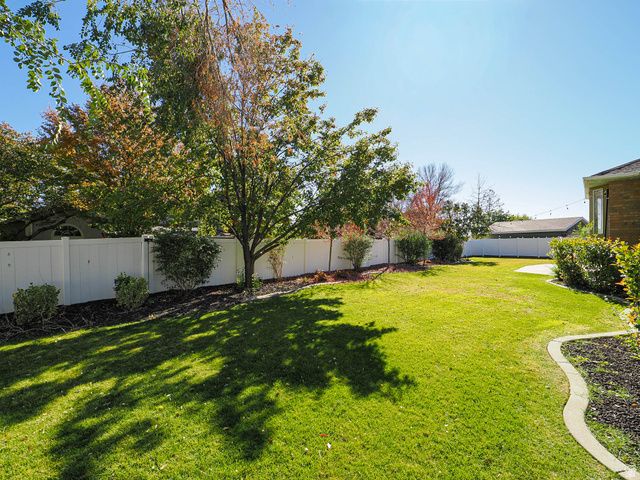 9909 S DREAM CIR, South Jordan, UT 84095