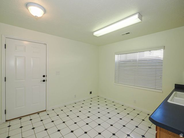 9909 S DREAM CIR, South Jordan, UT 84095