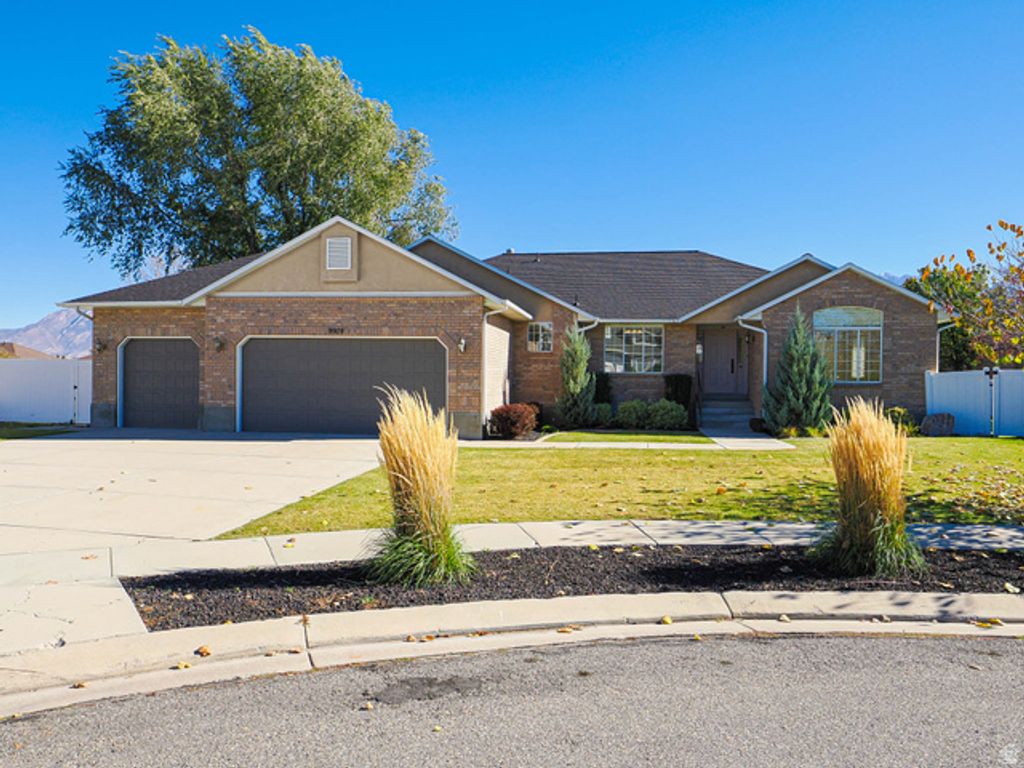9909 S DREAM CIR, South Jordan, UT 84095