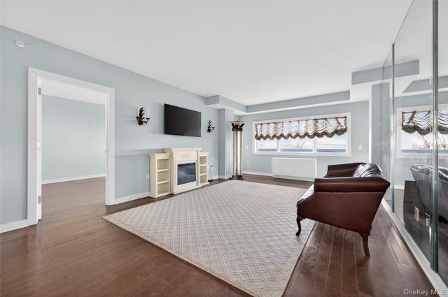 433 Main Street 103, Port Washington, NY 11050