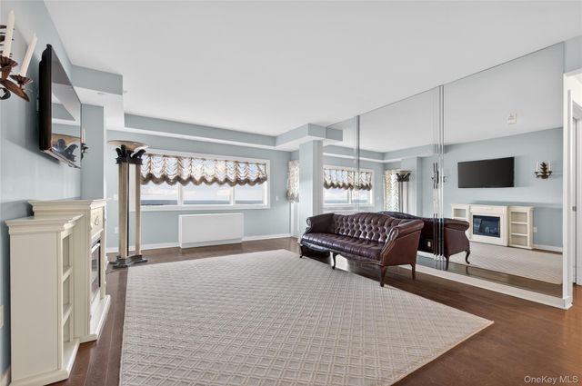 433 Main Street 103, Port Washington, NY 11050