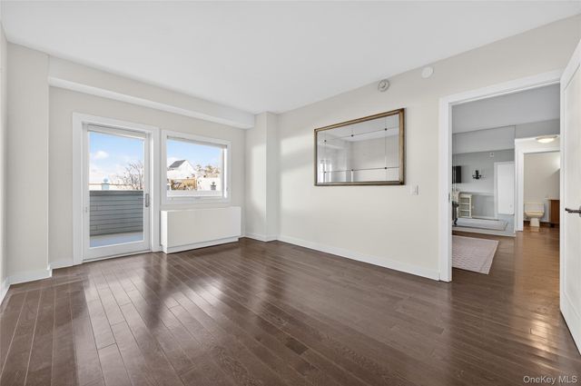 433 Main Street 103, Port Washington, NY 11050