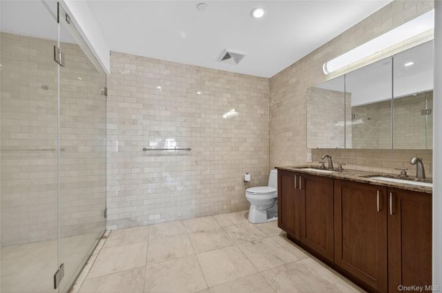 433 Main Street 103, Port Washington, NY 11050