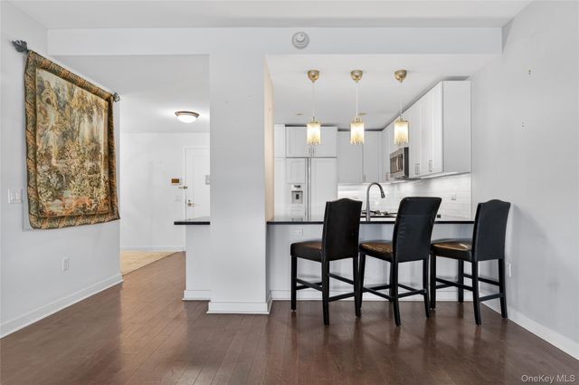 433 Main Street 103, Port Washington, NY 11050