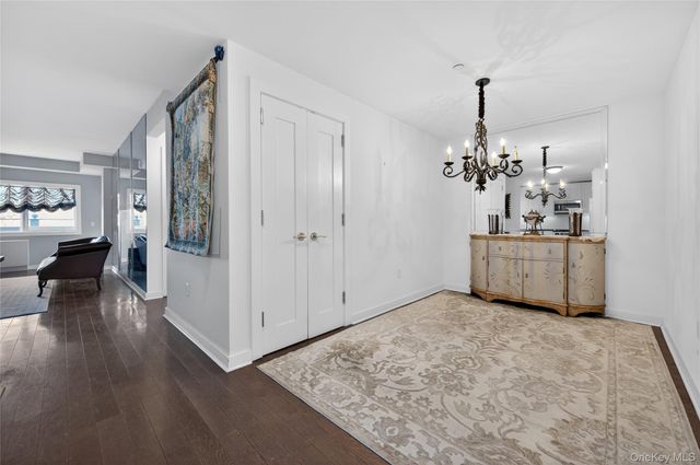 433 Main Street 103, Port Washington, NY 11050