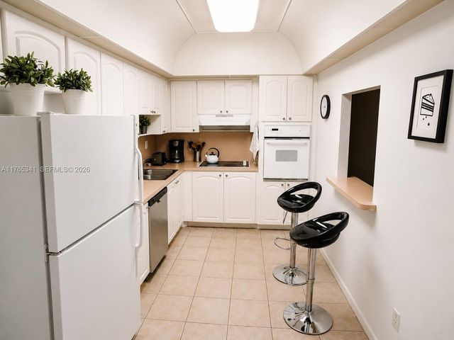 19390 Collins Avenue 312, Sunny Isles Beach, FL 33160