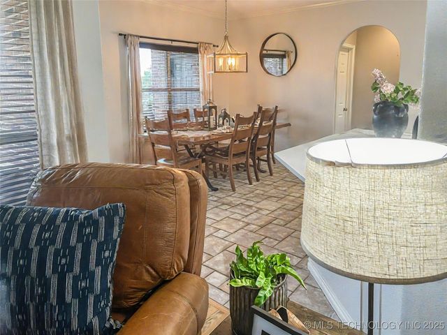 330 Loma Vista Lane, Skiatook, OK 74070