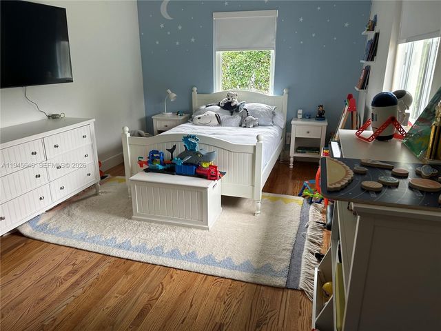 1240 S Alhambra Cir, Coral Gables, FL 33146