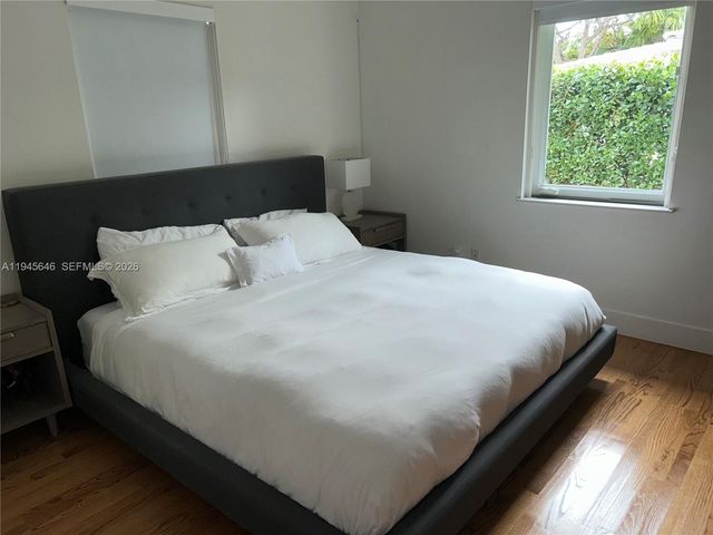 1240 S Alhambra Cir, Coral Gables, FL 33146