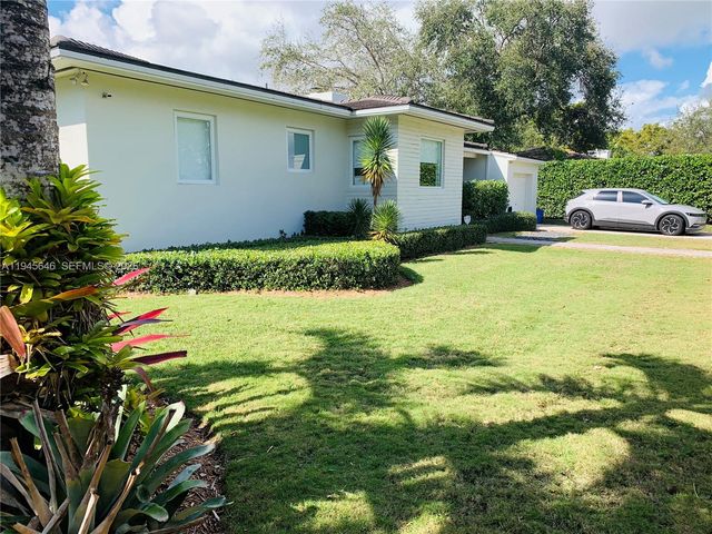1240 S Alhambra Cir, Coral Gables, FL 33146