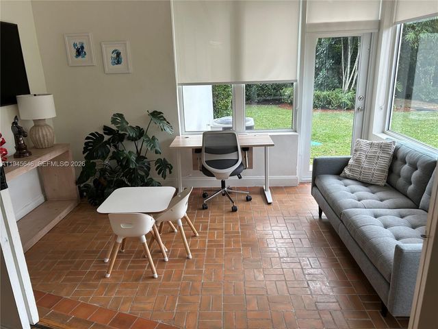 1240 S Alhambra Cir, Coral Gables, FL 33146