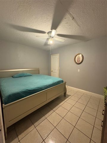 13013 Breezeway Street, Houston, TX 77037