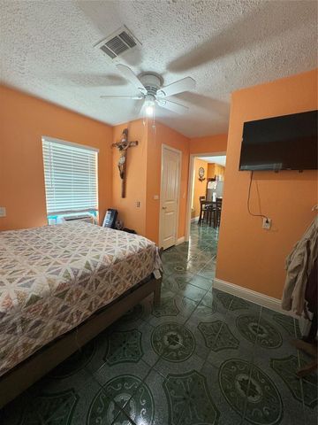 13013 Breezeway Street, Houston, TX 77037