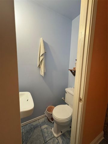 13013 Breezeway Street, Houston, TX 77037