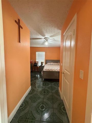 13013 Breezeway Street, Houston, TX 77037