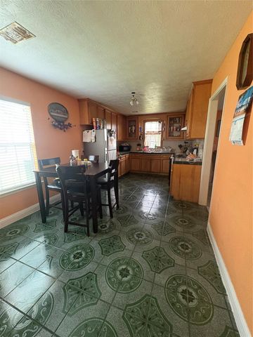 13013 Breezeway Street, Houston, TX 77037